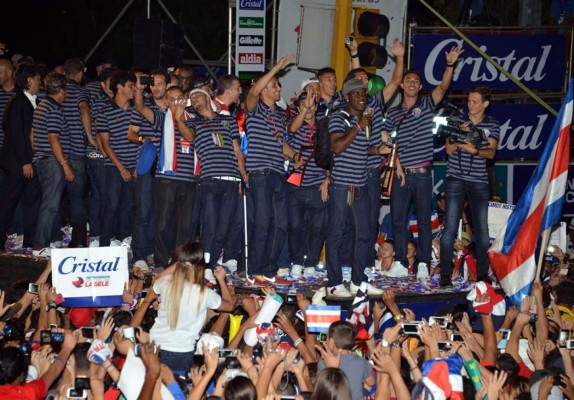 Costa Rica se da un memorable baño de masas en su país tras Mundial