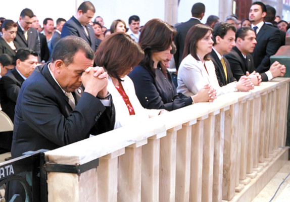 Cardenal pide a gobierno ser bendición a Honduras