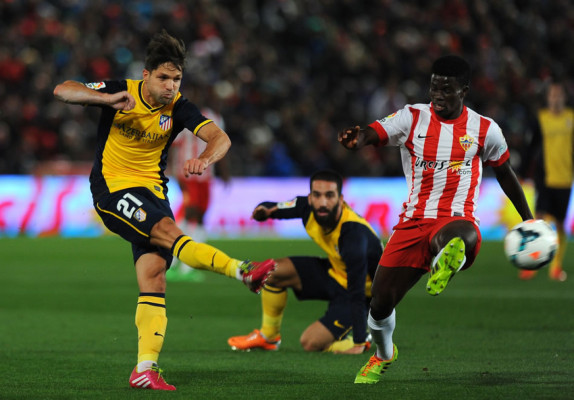 Almería sorprende al Atlético de Madrid y lo baja de la cima