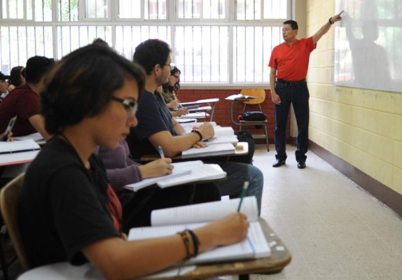 Unah abre concurso para llenar 123 plazas vacantes, entre ellas, de docentes