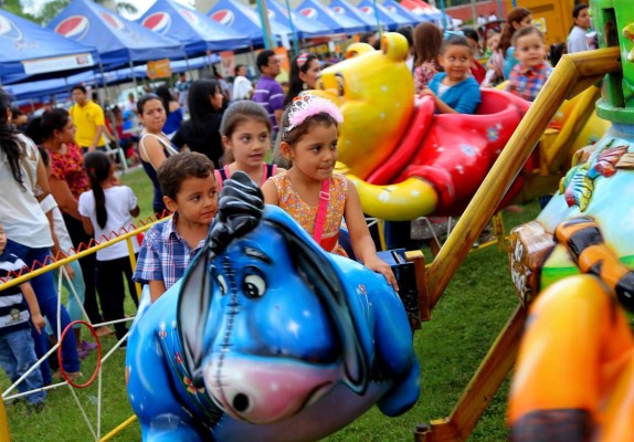Fundación Ruth Paz celebra con éxito el Festival del Niño 2014