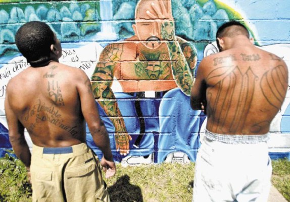 Con teatro y música, niños eluden violencia en El Salvador  