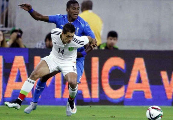 Beckeles: 'Espero que Chicharito se mejoré pronto'