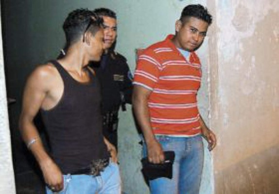 Capturan a cuatro robacelulares