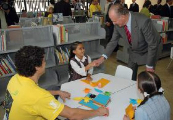 Unidad y normativa para el castellano