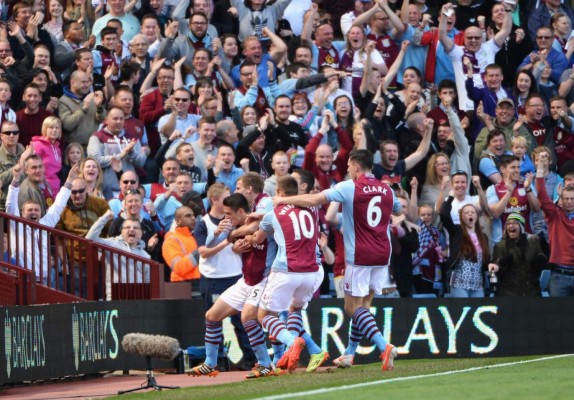 El Hull City de Maynor Figueroa pierde, pero acaricia la salvación