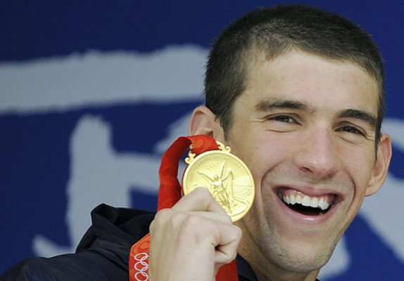 Phelps supera el récord histórico de Mark Spitz