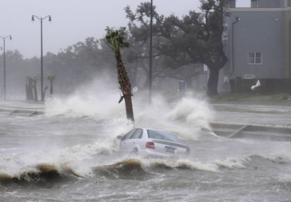 Gustav toca tierra en la costa de Luisiana