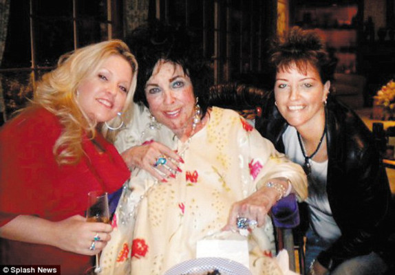 Muere Elizabeth Taylor, la belleza de los ojos violeta