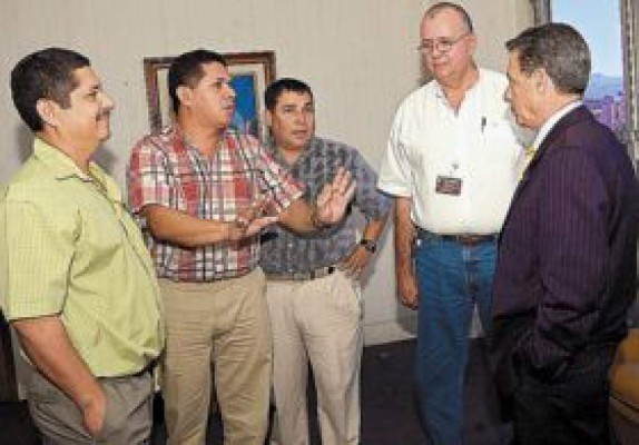 Ministro pide a 'Pepe' Segovia que renuncie