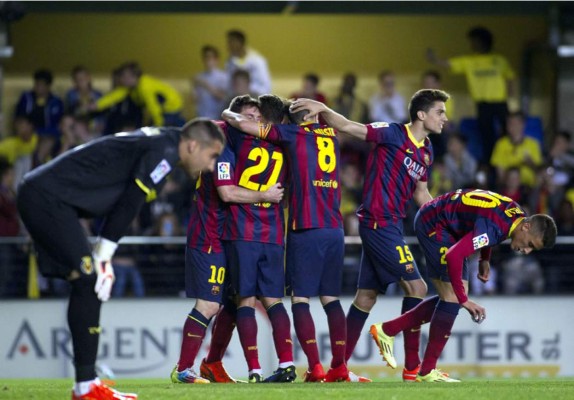 Barcelona se alía con la suerte y sigue vivo en la lucha por la Liga