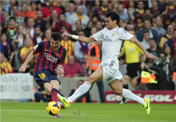 El Barça se lleva un clásico igualadísimo y abre hueco en la Liga