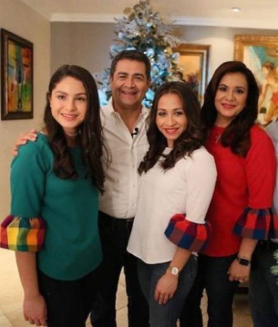 Juan Orlando Hernández y su esposa Ana García de Hernández han conformado una familia muy unida.