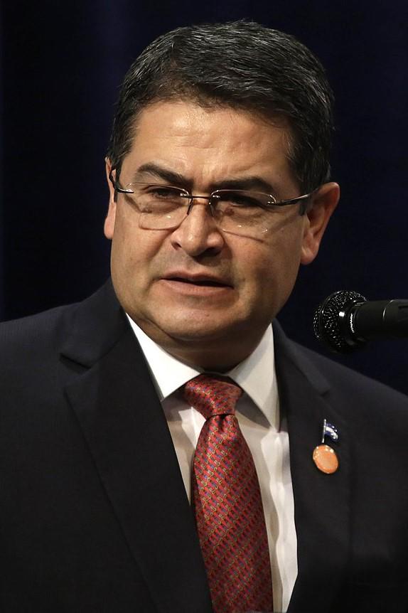 Le pido humildemente: la carta de JOH que motivó el perdón de Trump