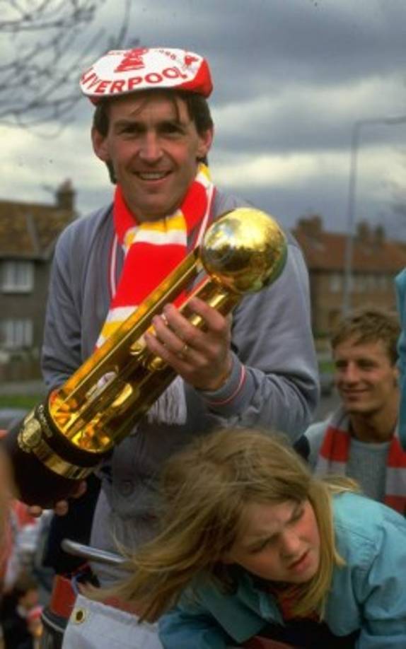 9. Kenny Dalglish (Liverpool) 31 títulos.