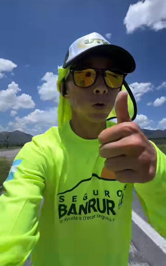 Inició desde Reynosa, y ya está en la ciudad de México donde ha recibido apoyo incluso de otros influencers mexicanos. 