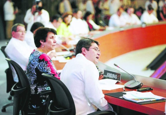 Honduras urge a Mesoamérica a actuar unida contra el narcotráfico