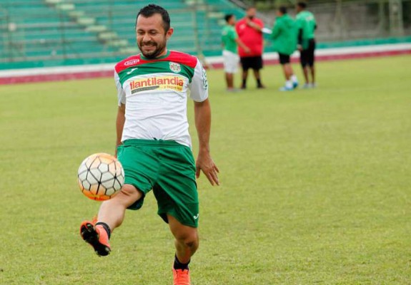 Oficial: Alfredo Mejía regresa al Marathón