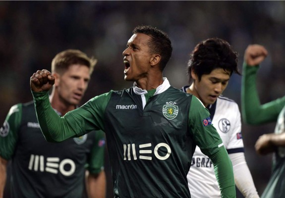 Al son de Nani, el Sporting remonta al Schalke y entra en la pelea