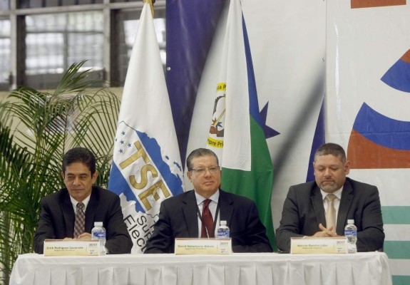 Luis Zelaya anuncia que no asistirá al sorteo de las posiciones en la papeleta