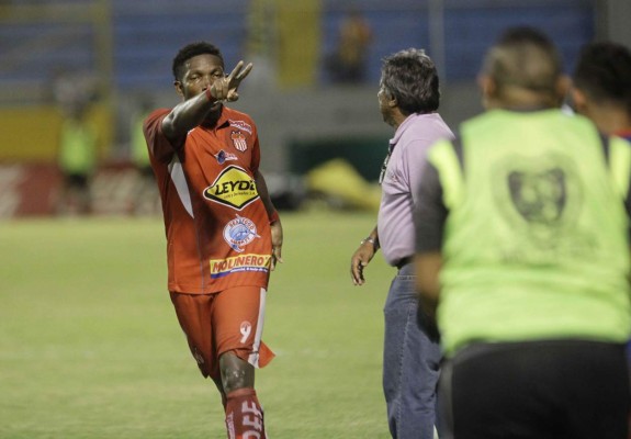 Real España hilvana su tercera derrota