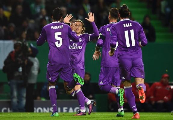 El Real Madrid logra triunfo agónico y amarra clasificación