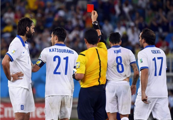 Japón y Grecia firman un empate que no beneficia a ninguno