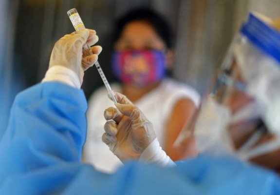 Latinoamérica tiene asegurada dosis de vacunas ante covid-19, según la OMS