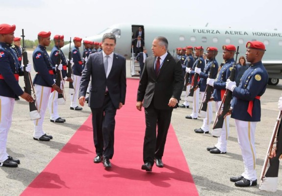 JOH llega a República Dominicana a la Cumbre del Sica