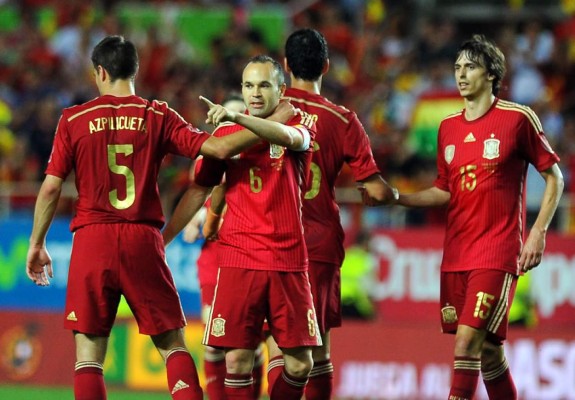 España supera sin problemas a una débil Bolivia