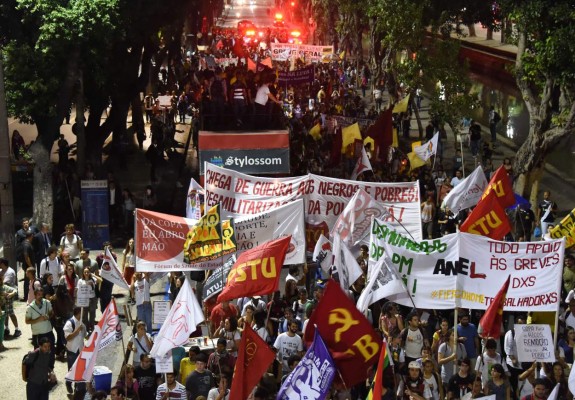 Manifestaciones masivas en Brasil en contra del Mundial