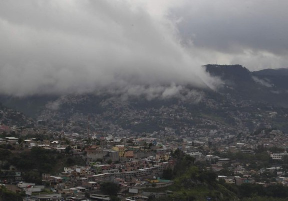 Mañana entra en vigencia alerta verde por onda tropical