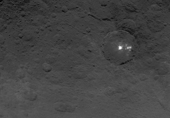 NASA descubre una misteriosa pirámide en el planeta Ceres