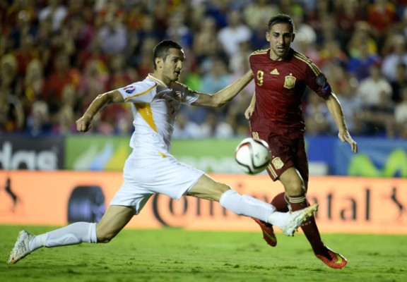 España recupera la confianza con goleada a Macedonia