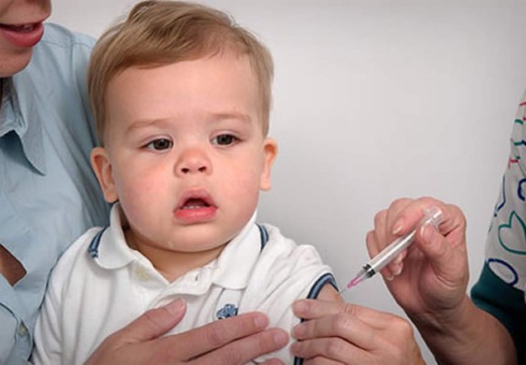 Las vacunas son refuerzos para proteger la salud infantil