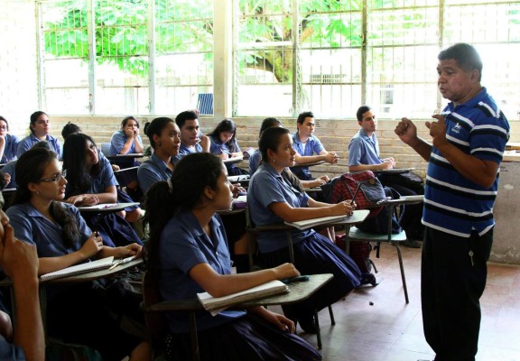 Este lunes termina matrícula para alumnos hondureños reprobados
