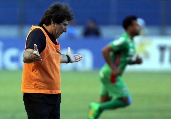 Héctor Vargas ironiza: 'Estamos tan mal que vamos primeros'