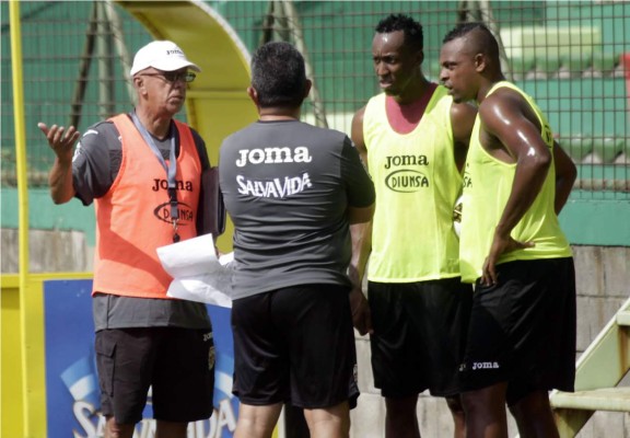 Dos jugadores brasileños llegan a prueba al Marathón