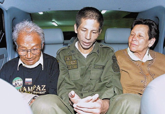 Brindan protección a familia de Pinchao