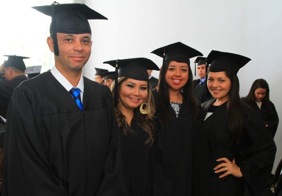 Unitec y Ceutec celebra graduaciones