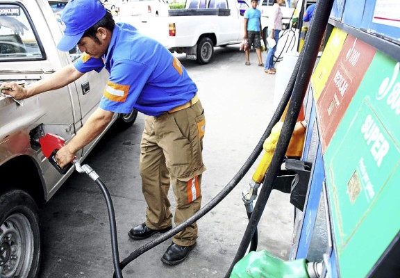 Bajan precios de diésel y queroseno en Honduras