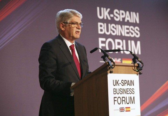 España pide a UE explorar sancionar a Maduro si hay referendo constituyente