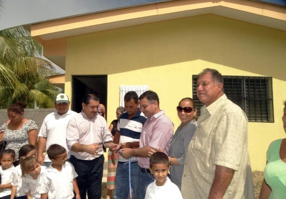 Invierten L475 mil en nuevo edificio de jardín de niños en Puerto Cortés