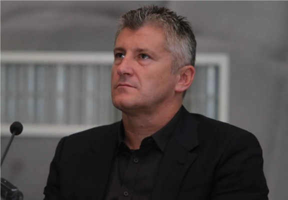 Periodistas acusan a Davor Suker de violencia y censura
