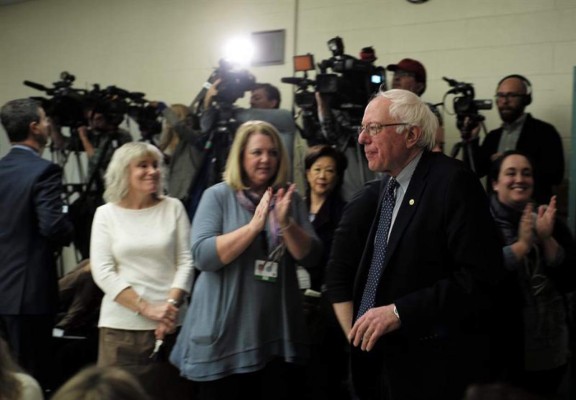 Polémica, telón de fondo en debate demócrata