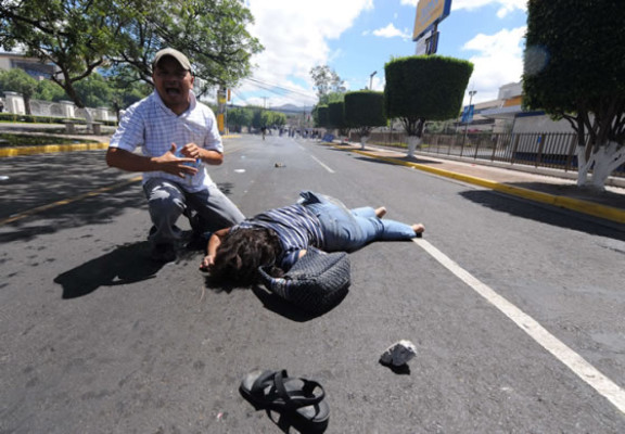 Honduras: Maestra muere arrollada por turba