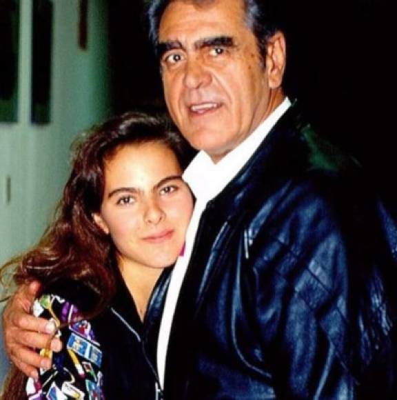 El 3 de febrero de 2001, se casó con el futbolista de la selección nacional de México y conductor de televisión Luis García y se divorciaron el 1 de septiembre de 2004. Trascendió que el motivo del divorcio fue una acusación hacia el exfutbolista, por violencia intrafamiliar.