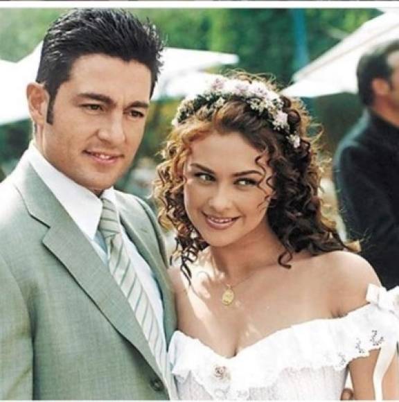 En el 2000 protagonizó Abrázame muy fuerte del productor Salvador Mejía, junto a Fernando Colunga, con quien sostuvo una relación y después de ella se relacionó con Luis Miguel.