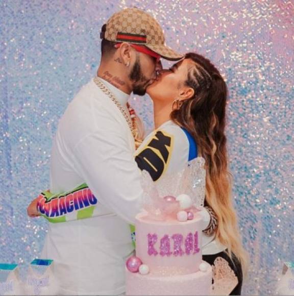 MÁS FOTOS: <a href='https://www.laprensa.hn/fotogalerias/farandula/1356894-411/karol-g-celebra-cumplea%C3%B1os-junto-anuel-aa-san-valent%C3%ADn' style='color:red;text-decoration:underline' target='_blank'>Así celebró Karol G su cumpleaños en San Valentín</a>