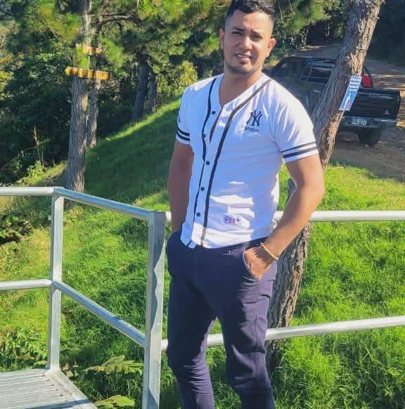 Madre de Favio viajó de Olancho a festejar el Día de la Madre; ambos fueron acribillados frente al JTR